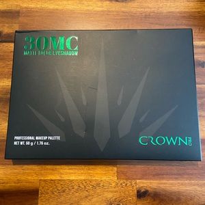 matte color eyeshadow